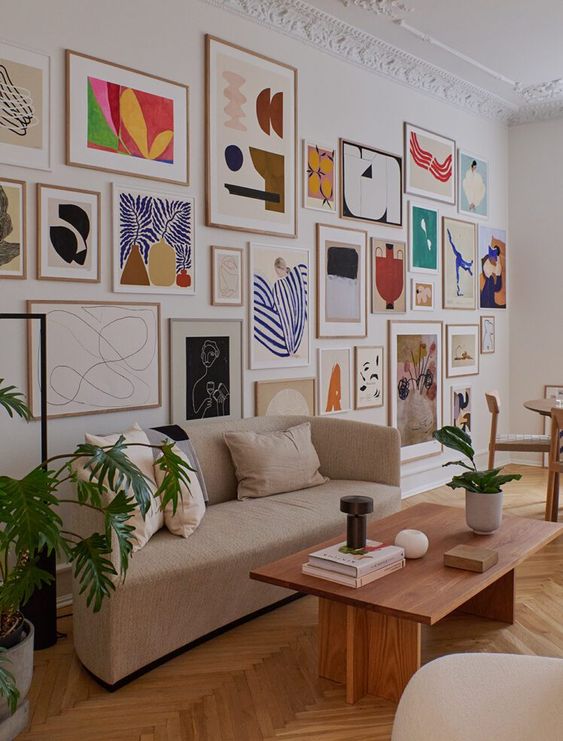 25 Gallery Wall Ideas You’ll Want to Try Immediately | Leslie Karen