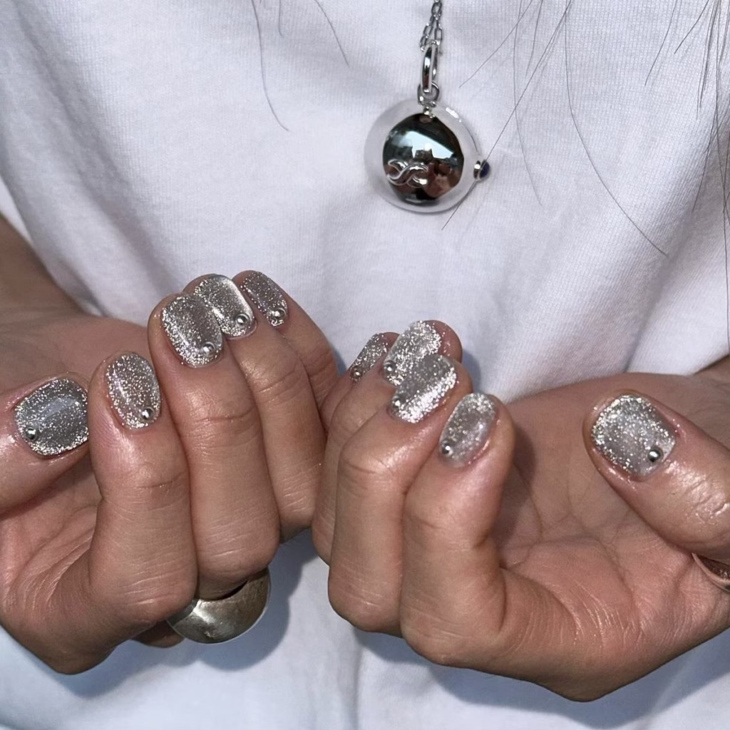 The 40 Best Christmas & New Year's Eve Nails
