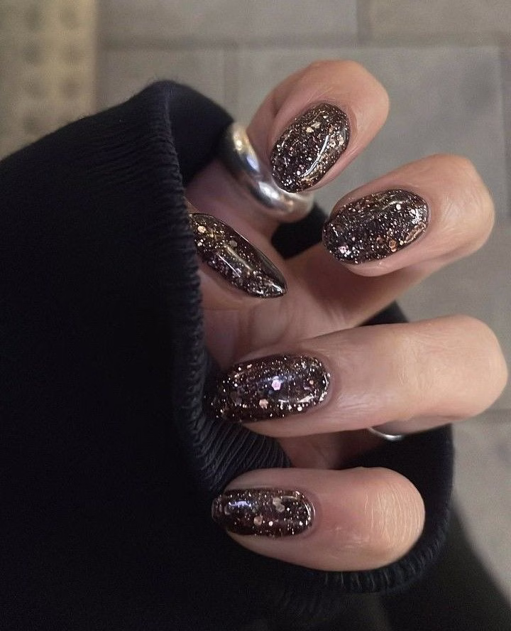 The 40 Best Christmas & New Year's Eve Nails