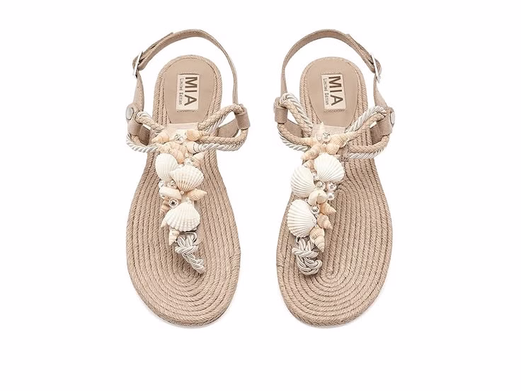 Coastal Chic Trend